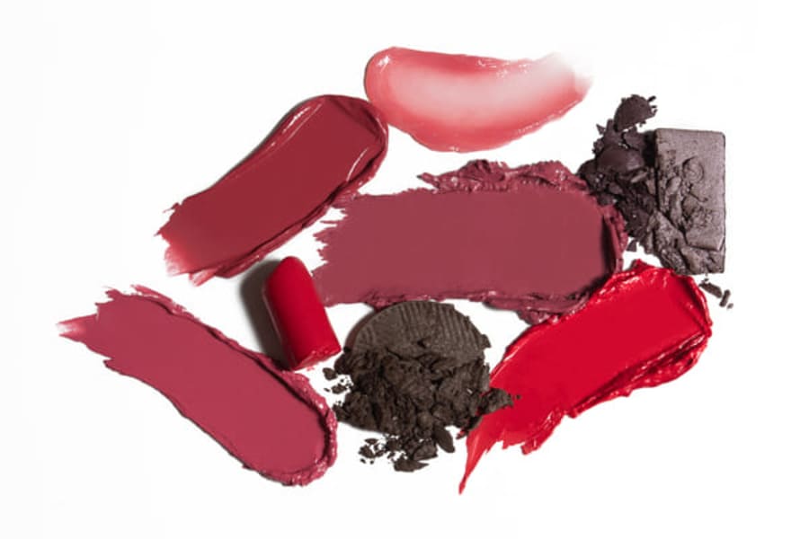 Cosmetic product development process in laboratory